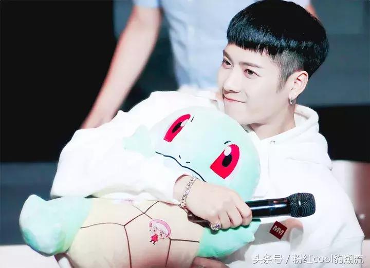 齐刘海发际线后移怎么做造型,齐刘海脱发严重怎么处理