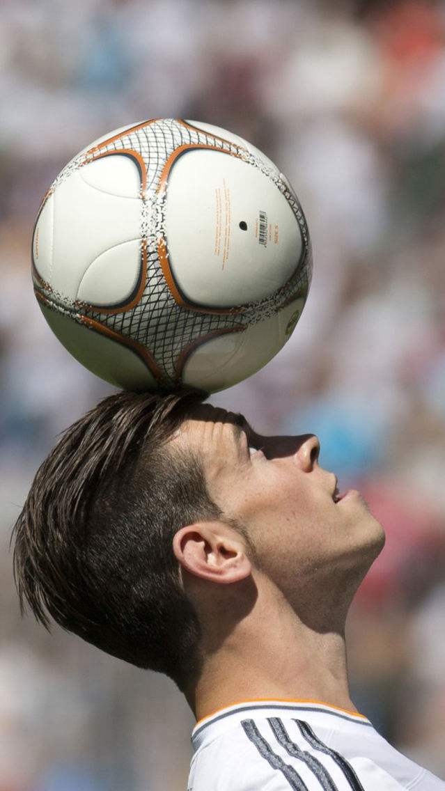 关于足球的炫酷手机壁纸,少年感的足球壁纸