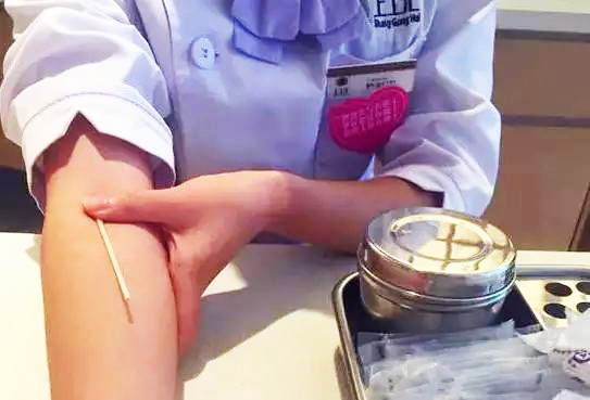 静脉采血后淤青发紫多久能好,抽完血手臂青紫图片