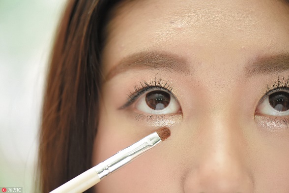 热巴的造型和范冰冰相似,热巴范冰冰复古港风