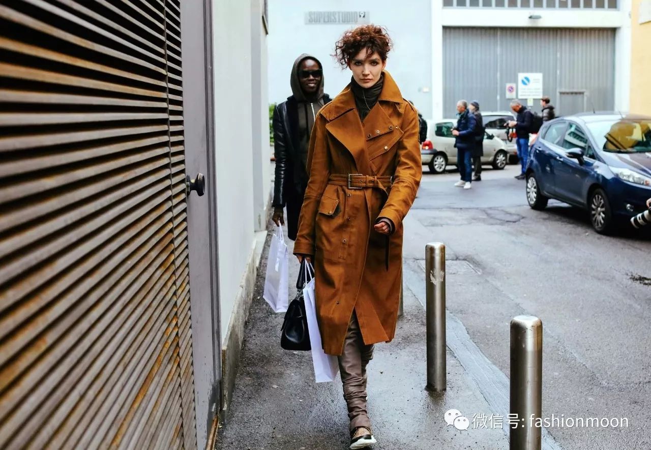 时髦潮女孩冬季穿搭攻略 (圣诞色彩搭配什么衣服)