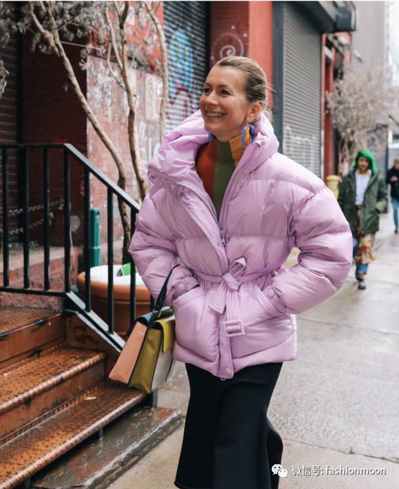 时髦潮女孩冬季穿搭攻略 (圣诞色彩搭配什么衣服)