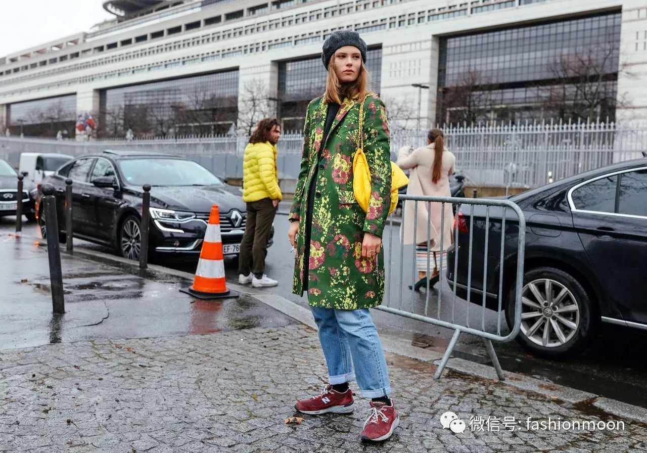 时髦潮女孩冬季穿搭攻略 (圣诞色彩搭配什么衣服)