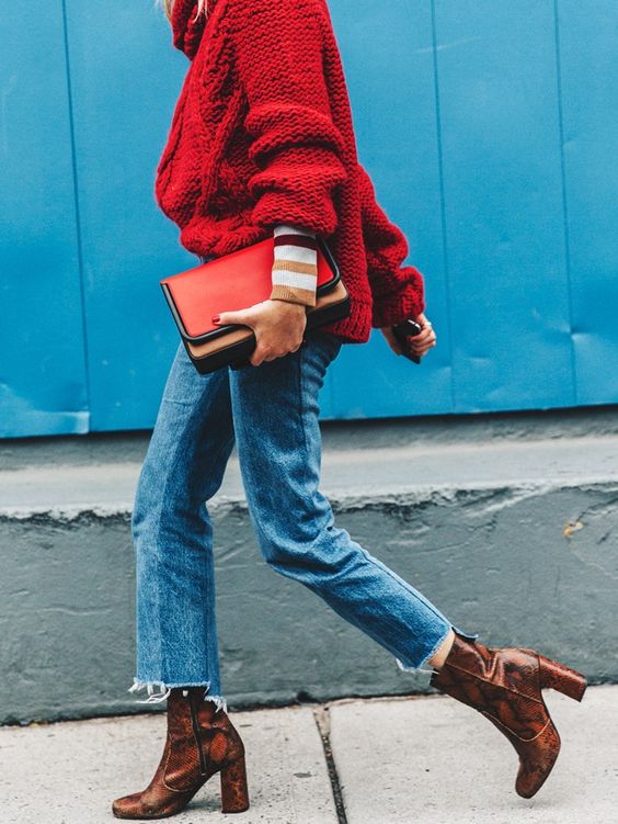 奶茶色短靴和复古蓝牛仔裤搭配吗,直筒牛仔裤搭配马丁短靴