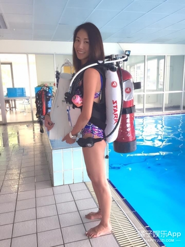 前黑涩会美眉成员大牙声援,黑涩会美眉大牙真名叫什么