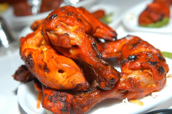 喝啤酒撸串是全世界的事儿