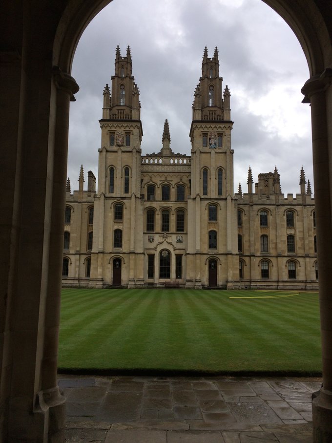 【已完结】英格兰苏格兰18日游记——美景、历史、足球、文化全体验(含挡风玻璃损坏以及车胎被扎处理经过)