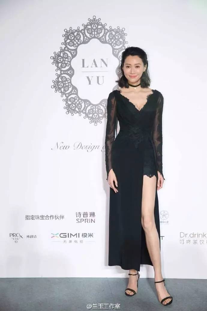 兰玉婚纱秀视频,兰玉婚纱走秀