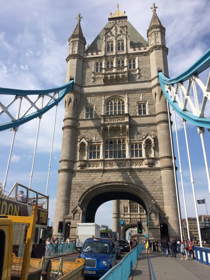 【已完结】英格兰苏格兰18日游记——美景、历史、足球、文化全体验(含挡风玻璃损坏以及车胎被扎处理经过)