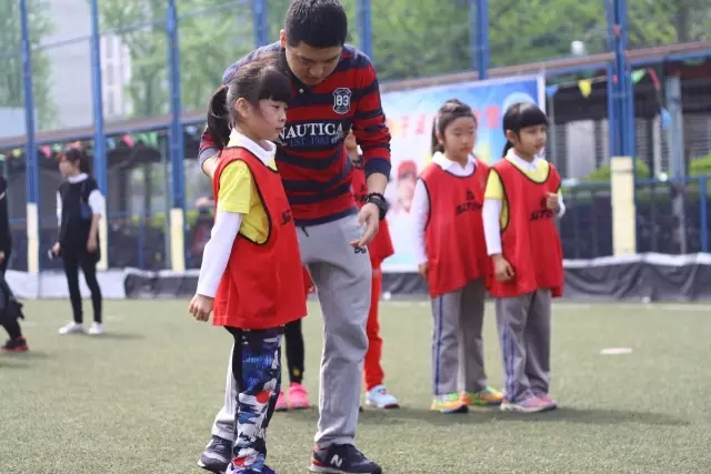 亲子足球如何开展,足球公益课亲子