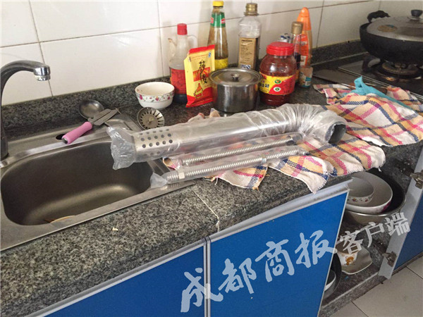 樱雪燃气热水器里面水管爆裂,樱雪燃气热水器打着火瞬间又熄火