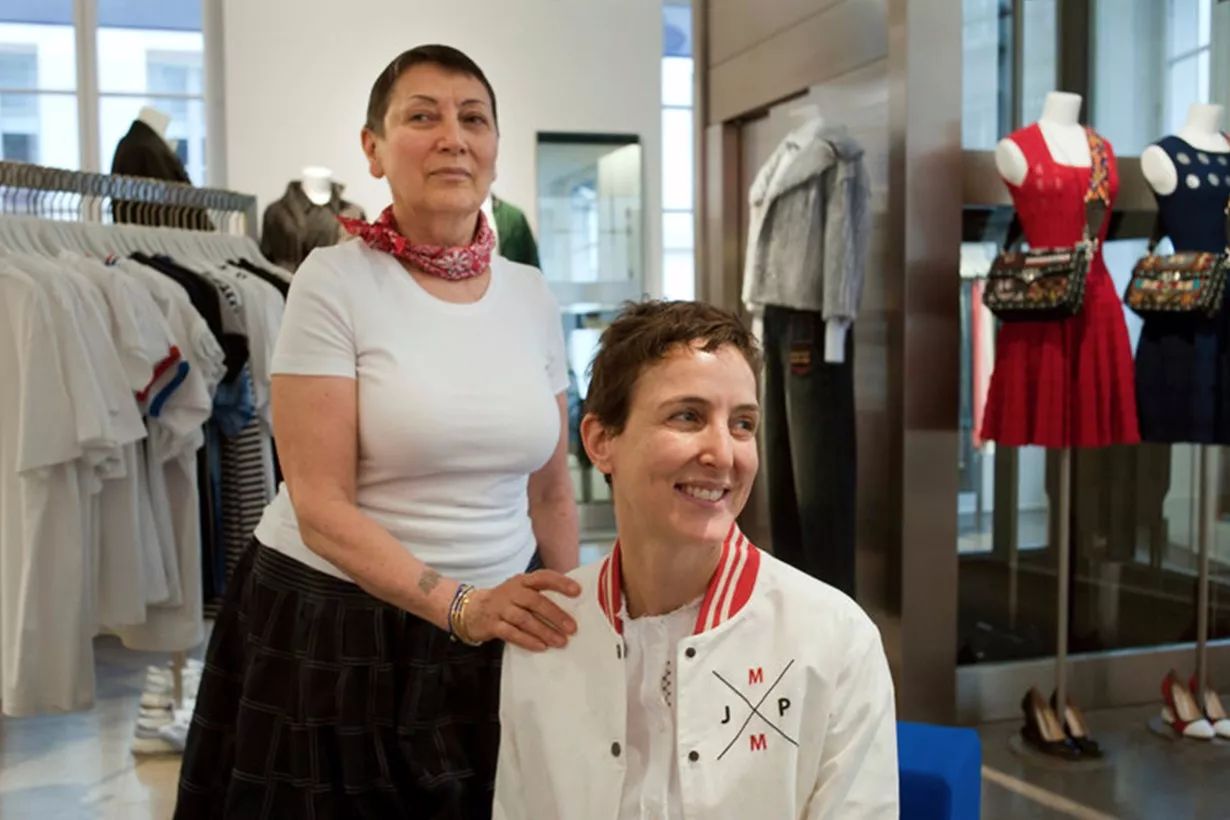 这家店在关门大吉之前YSL还专门为它推出性玩具！连GD也经常去逛~