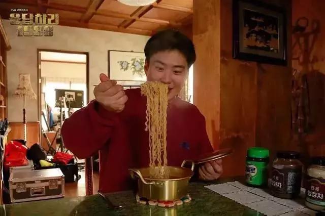 最好吃最简单的泡面的做法,买好吃的泡面