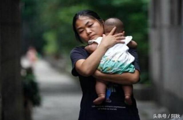 背着老公在外面欠债,背着老公偷偷存钱