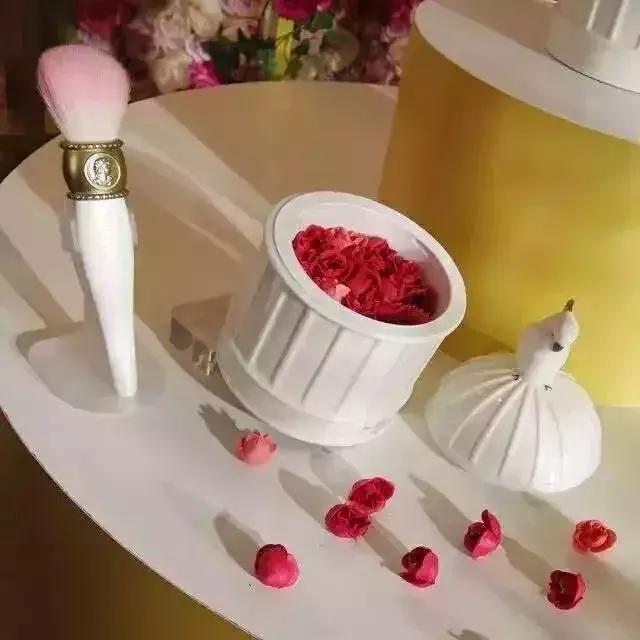 最近新款彩妆热推,令人心动的新品彩妆