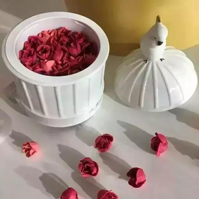 最近新款彩妆热推,令人心动的新品彩妆