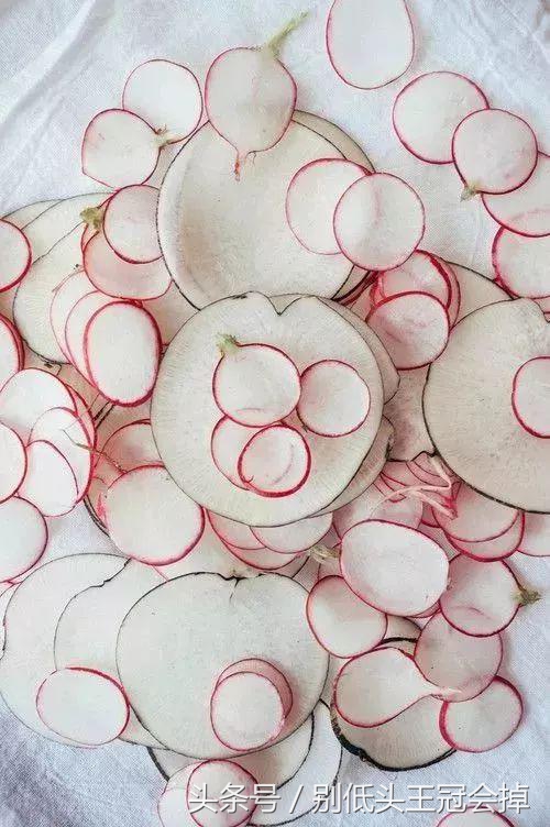 你还在为皮肤缺水烦恼吗,冬天嘴巴起皮干裂怎么办