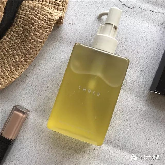 列举四种不同的肤质选择卸妆产品,哪款卸妆产品卸得干净