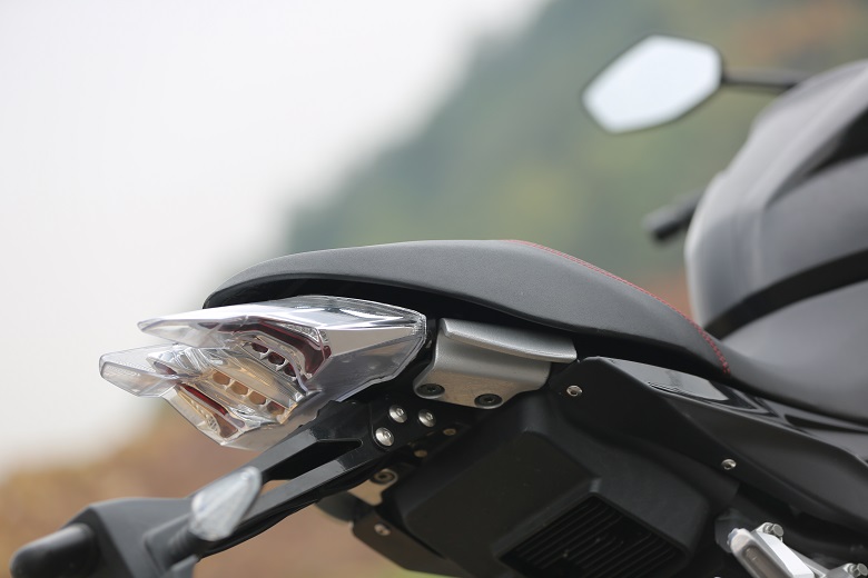 新感觉250双缸二手多少钱,新感觉双缸250摩托车推荐