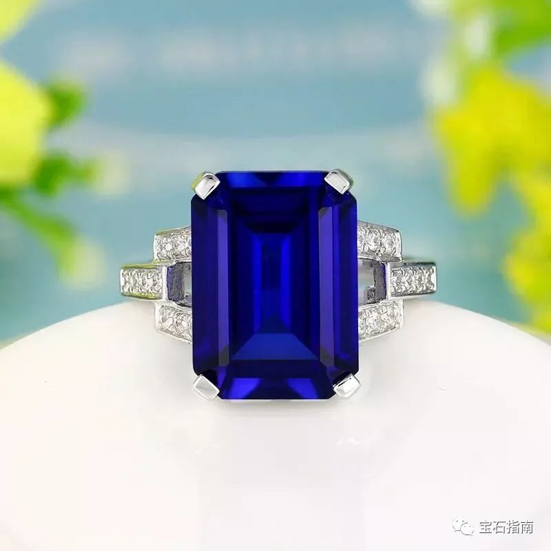 祖母绿圆形切割,祖母绿经典图片