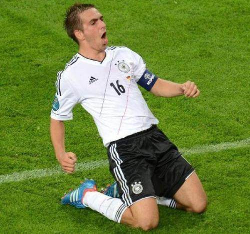 天下足球卡卡托蒂,世界足坛百大球星卡卡