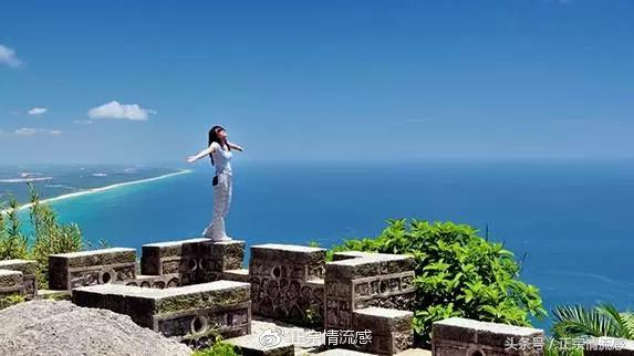 边走边吃水果视频,边走边吃一路看风景