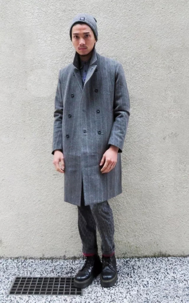 穿马丁靴的帅气男孩,穿马丁靴的男生照片