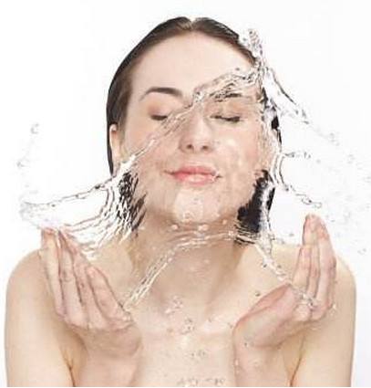 冬季怎么洗脸最好,冬季洗脸最好用啥洗脸
