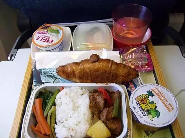 最新评选全球航空公司Top10,经济舱也能坐出头等舱的感觉!