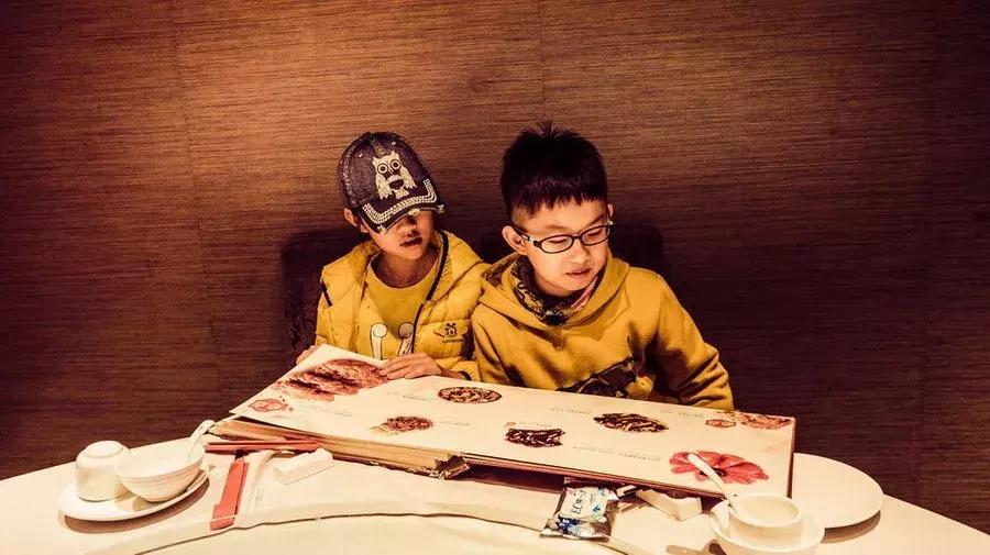 最不正经的车评人,试驾全新凯迪拉克xts视频