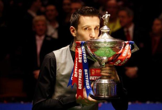 科比同时退役两件球衣历史第一人,盘点科比十宗不为人知的事件