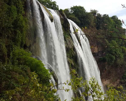 创作灵感多彩贵州黄果树瀑布,贵州旅游气势磅礴的黄果树瀑布