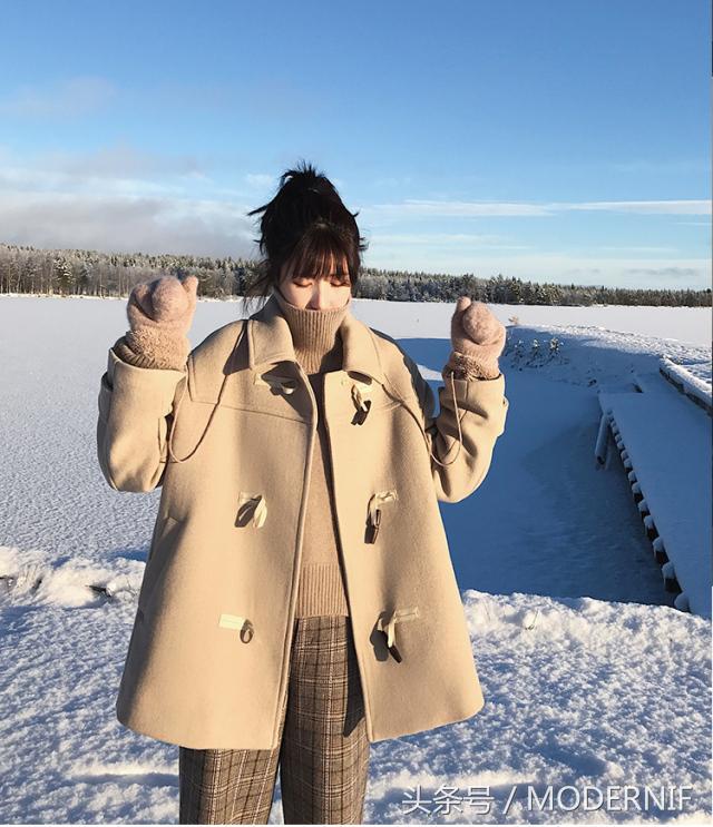 大衣的扣子怎么看上档次,大衣没有扣子怎样加扣子