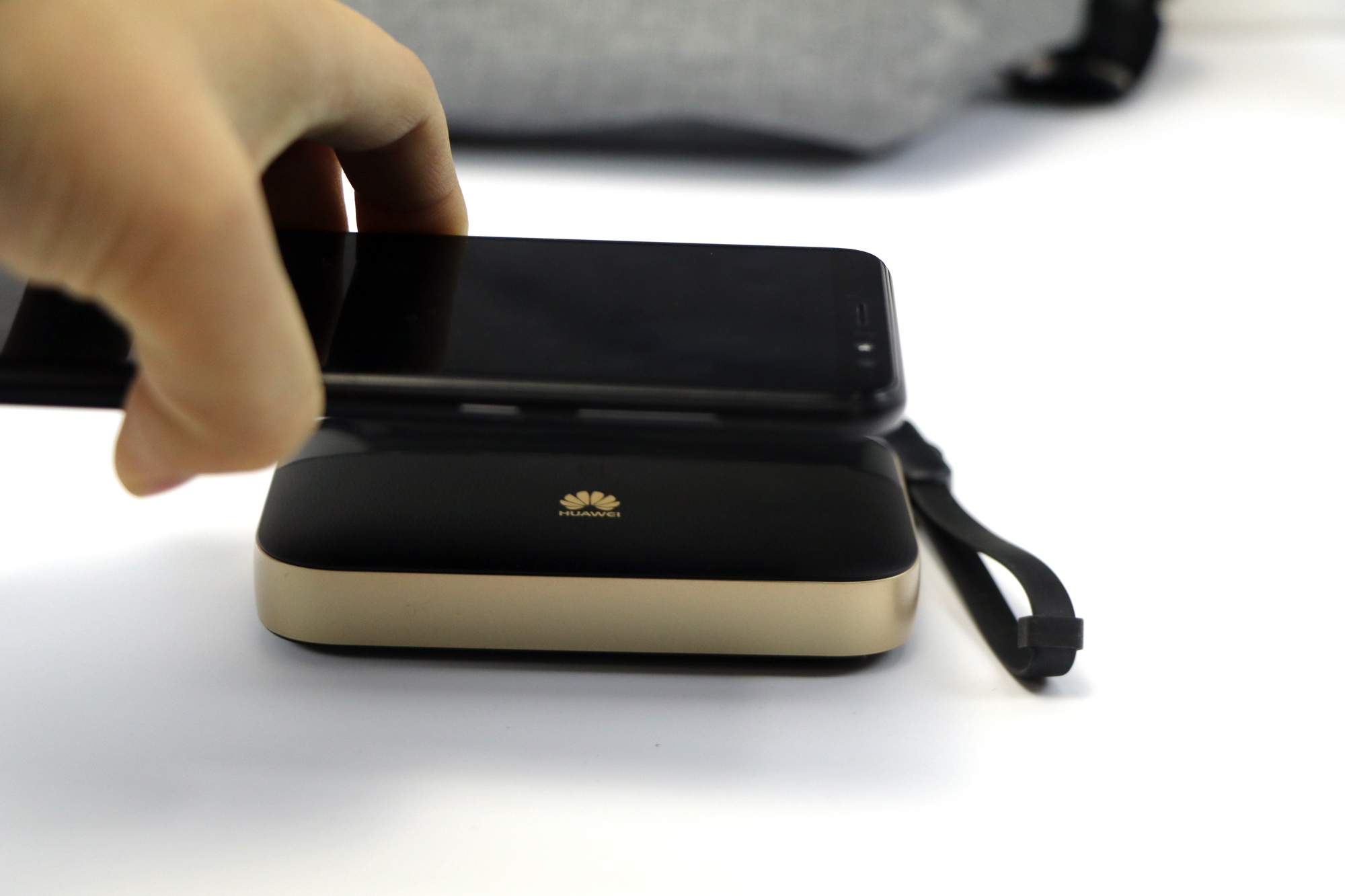 华为随行wifi2mini怎么使用,华为5g随行wifipro怎么使用