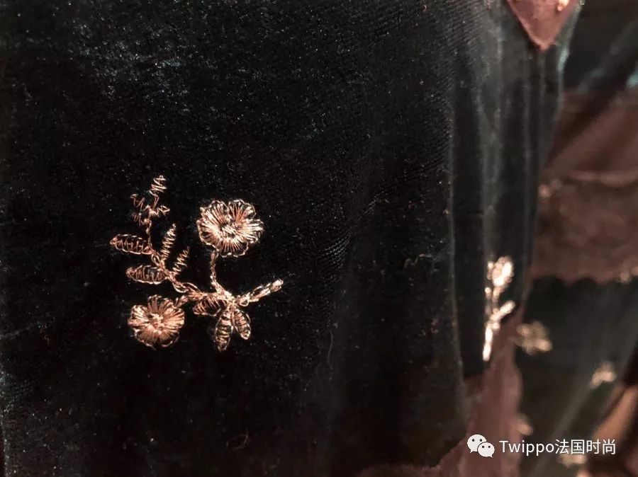 丝绒单品怎么穿好看,今年流行丝绒单品