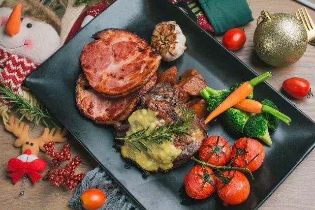 意面上种圣诞树，棉花糖变麋鹿，还有什么是这家餐厅做不到的！