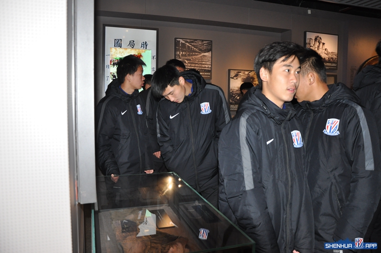 绿地申花U17梯队瞻仰*共中**一大会址不忘初心开启新征程