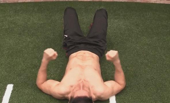 5个高效增加手臂围度的训练动作,臂围不到40不能赤膊训练图片