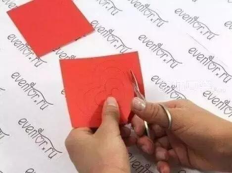 如何制作一个新年贺卡简单又好,教你们怎么做新年贺卡简单又好看