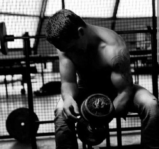 健身房流汗不流泪,健身的汗水洗净你生活的烦恼