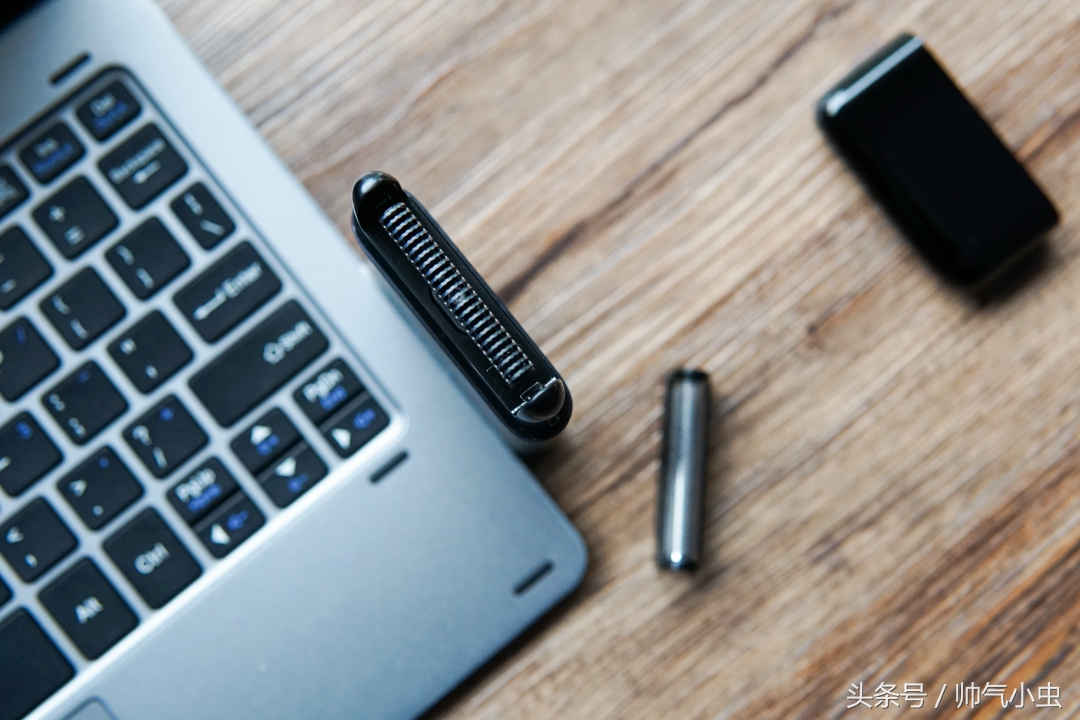 几块钱的剃须刀测评,年轻人第一把剃须刀