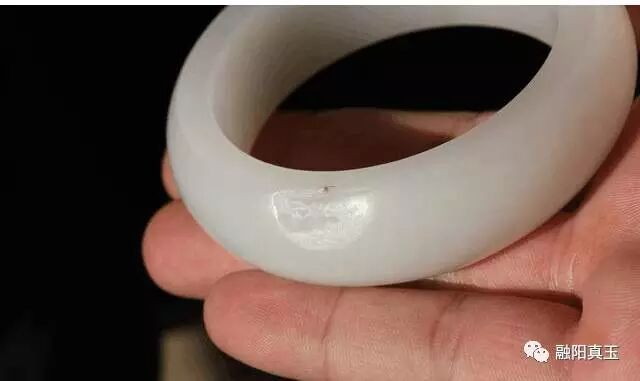 如何挑选优质和田玉石手镯,如何挑选和田玉手镯