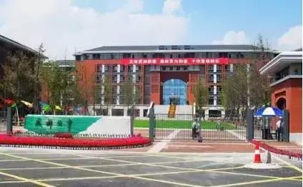 成都这些热门初中怎样才能入读？先来听听其他家长是如何评价的！