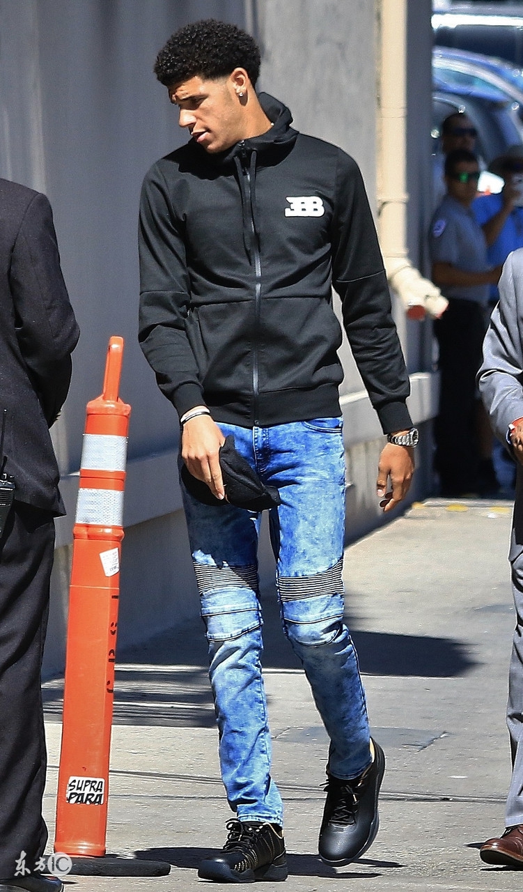 詹姆斯8进总决赛,詹姆斯总决赛8分纪录