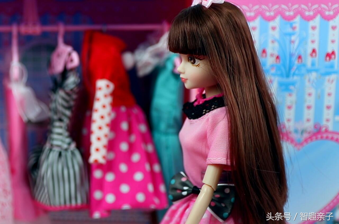 芭比娃娃过家家故事,芭比娃娃过圣诞节玩具故事