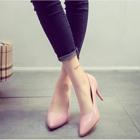 黑色时尚高跟鞋,时尚黑色高跟鞋