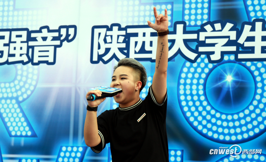 95后酷女孩如女版权志龙：陪我嗨陪我搞怪与深爱