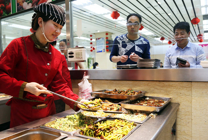 306医院节假日上班时间,医院劳动节坚守