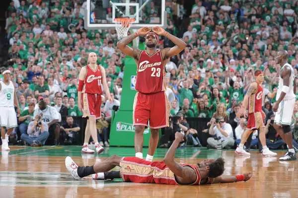 勒布朗詹姆斯成名前的故事 (勒布朗詹姆斯感人故事)