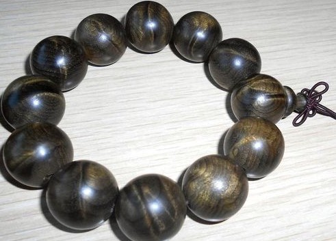 佛珠手串用什么木质最好,木佛珠手串有什么作用和功效